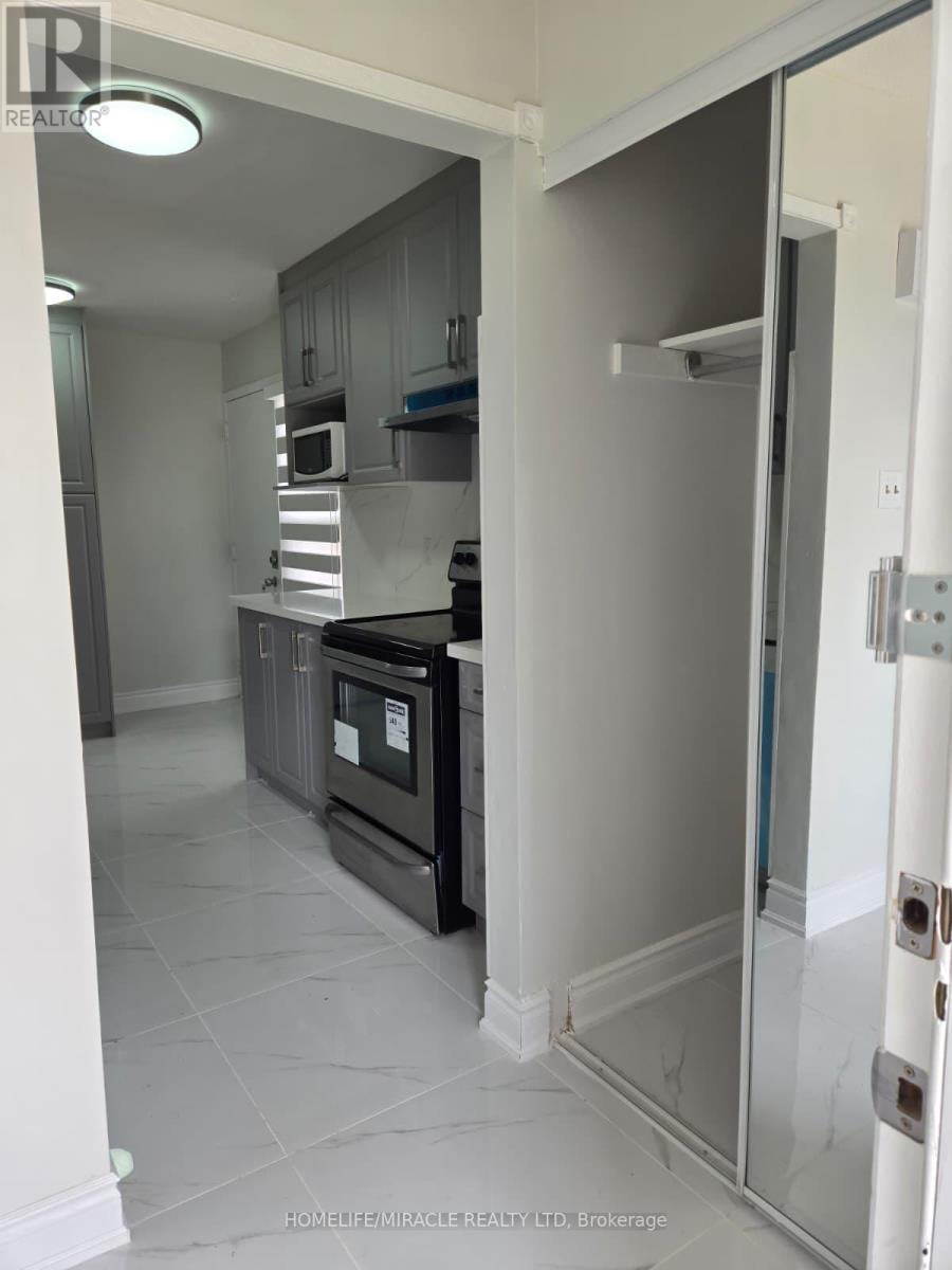 505 SILVERSTONE DRIVE - 3