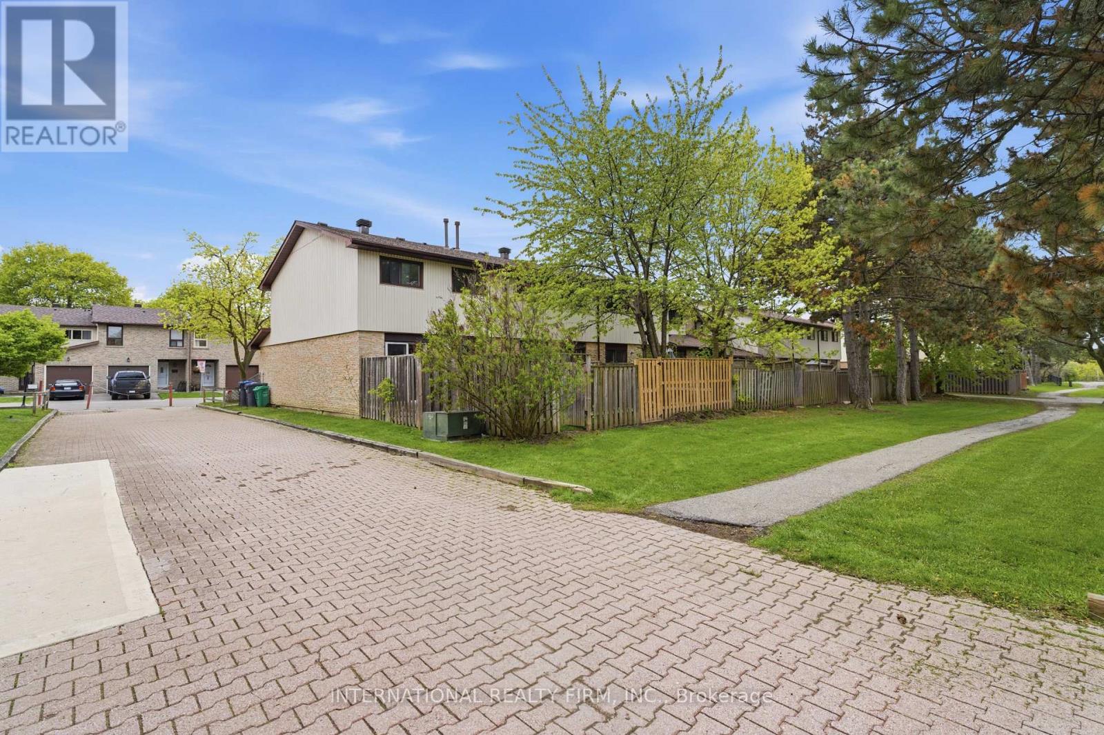 114 FOSTER CRESCENT - 16
