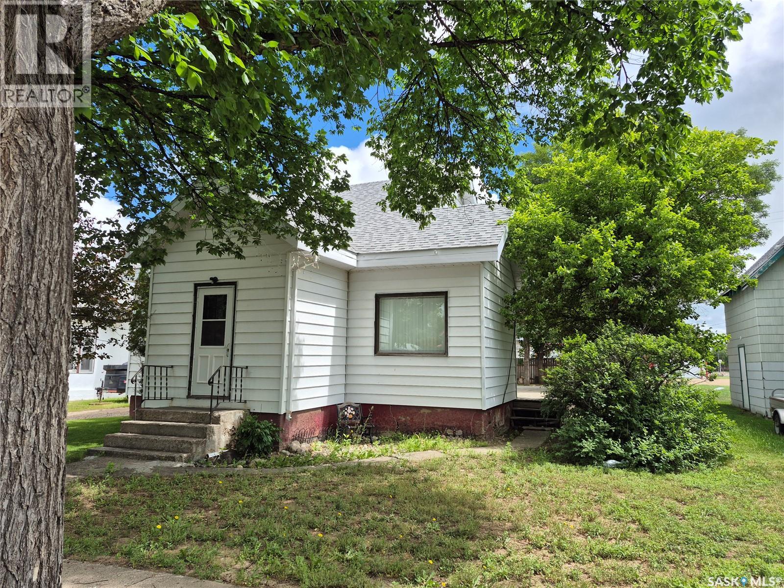 133 1st STREET W - 2