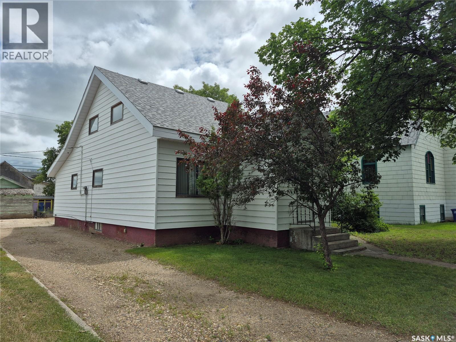133 1st STREET W - 29