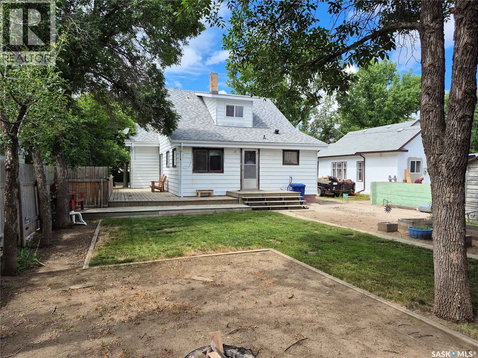 133 1st STREET W - 32