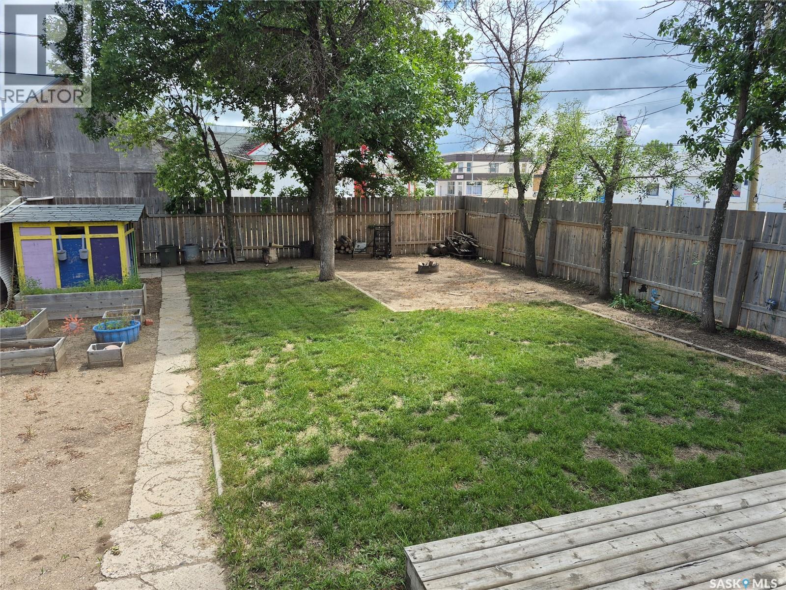 133 1st STREET W - 31