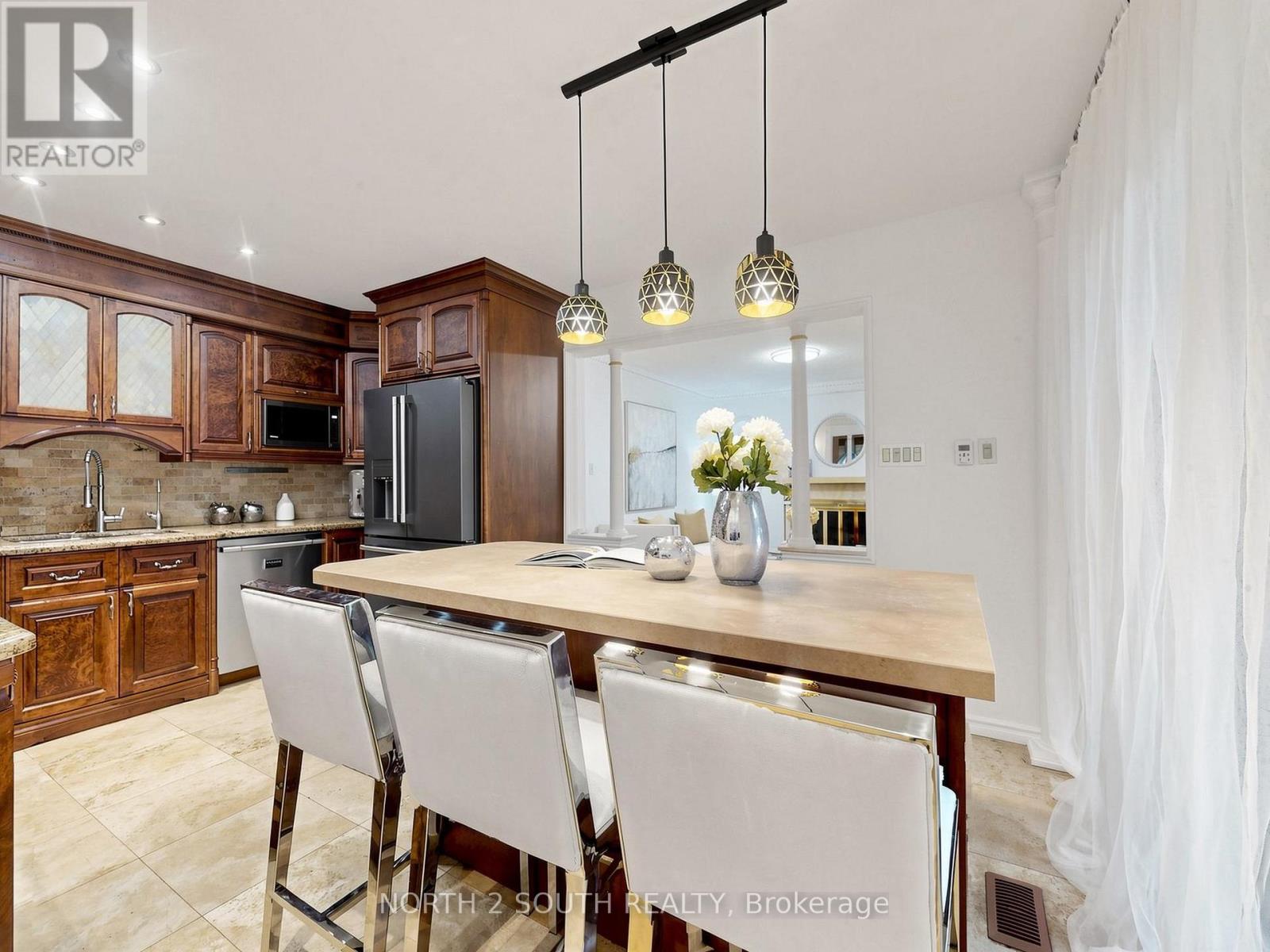19 ROOSEVELT DRIVE - 13