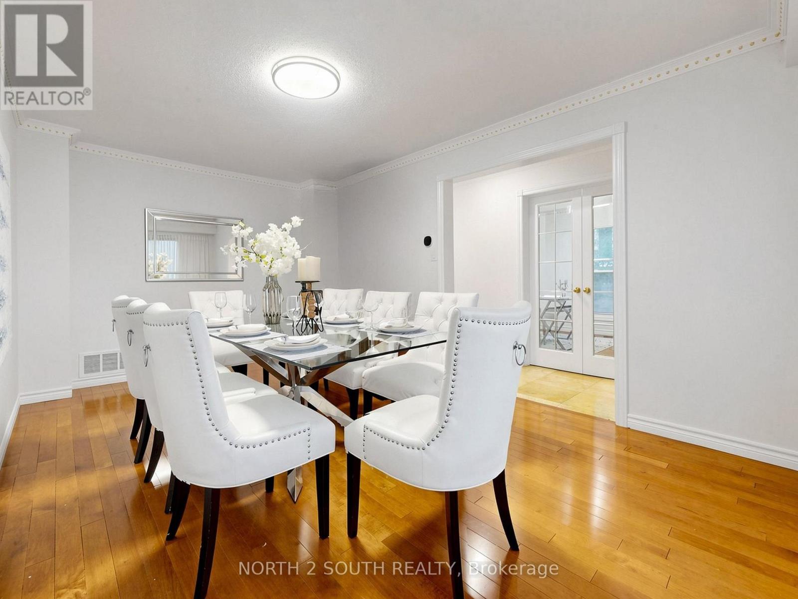 19 ROOSEVELT DRIVE - 16