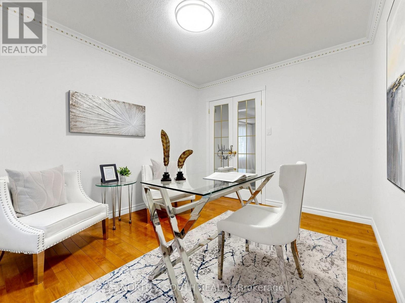 19 ROOSEVELT DRIVE - 19