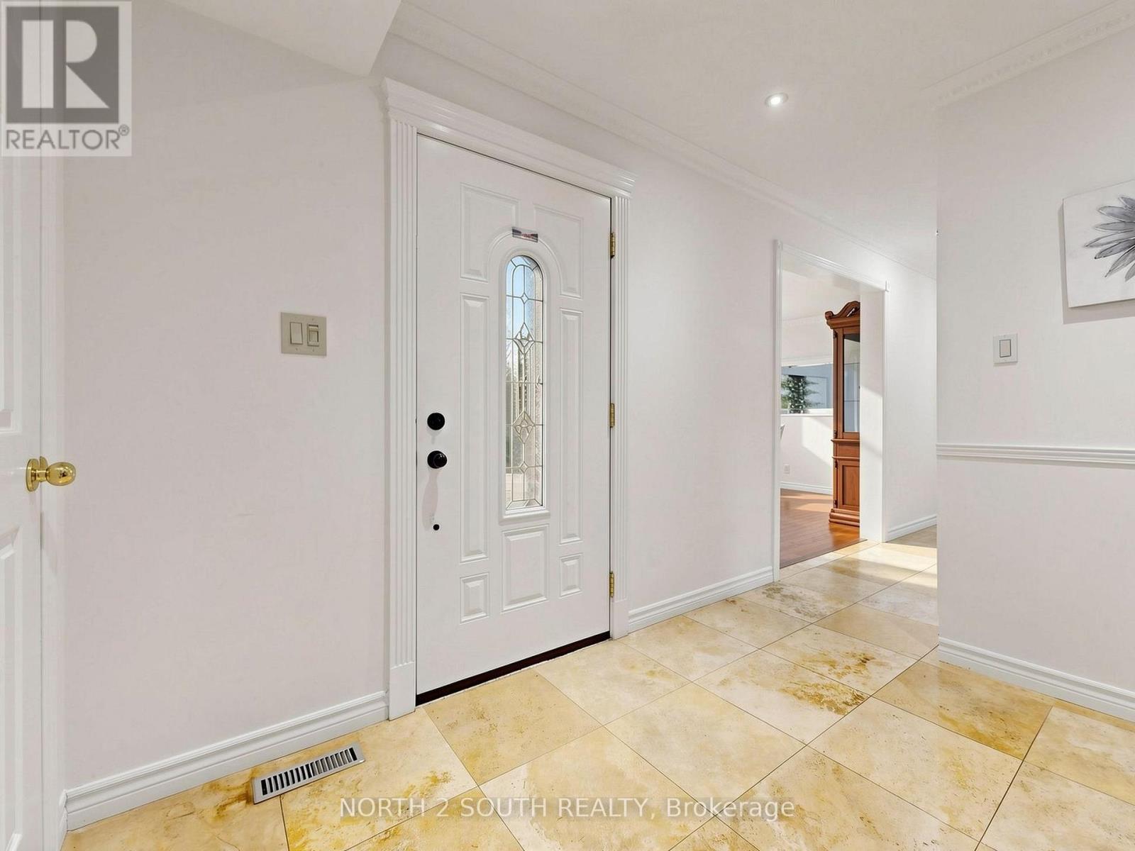 19 ROOSEVELT DRIVE - 21