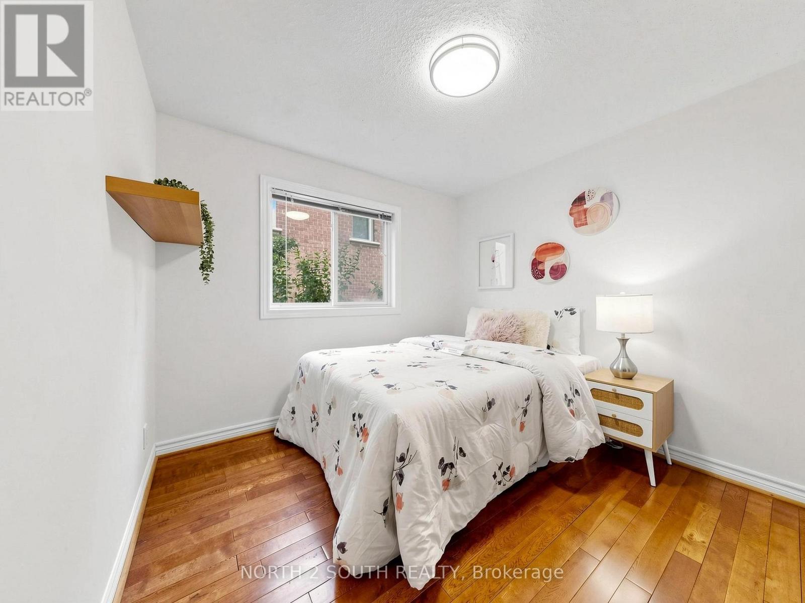 19 ROOSEVELT DRIVE - 32