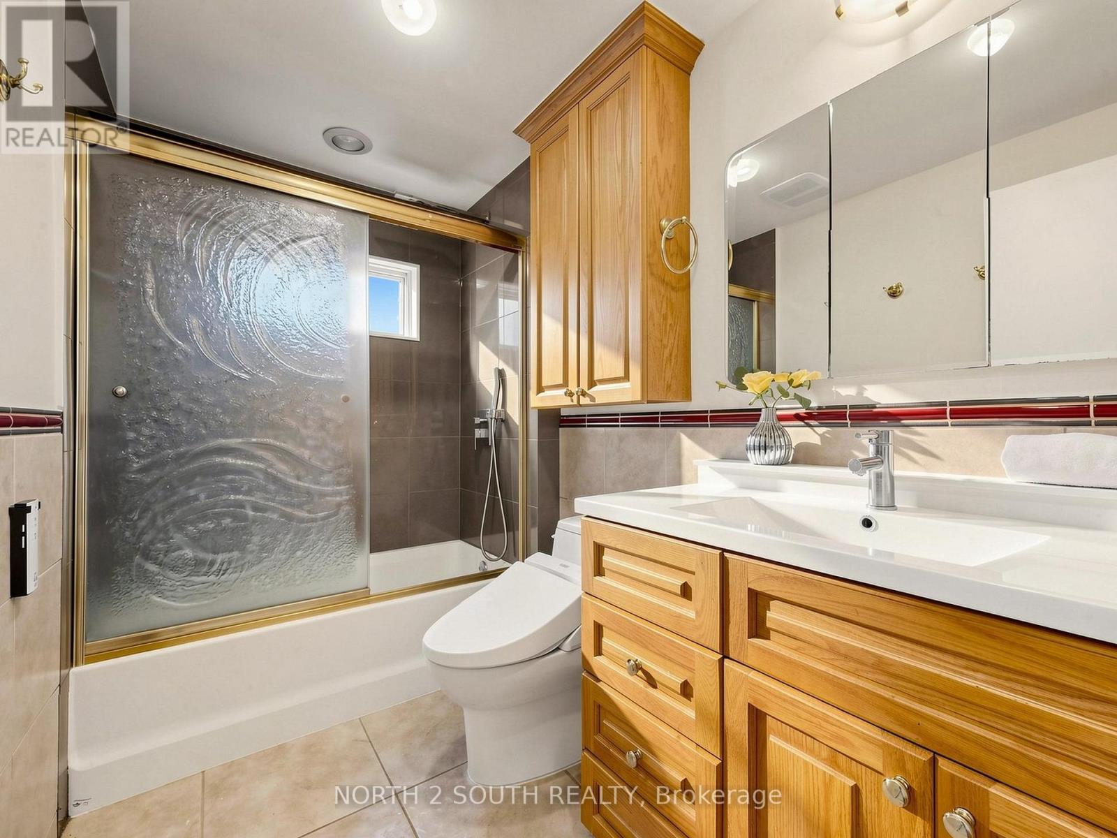 19 ROOSEVELT DRIVE - 35