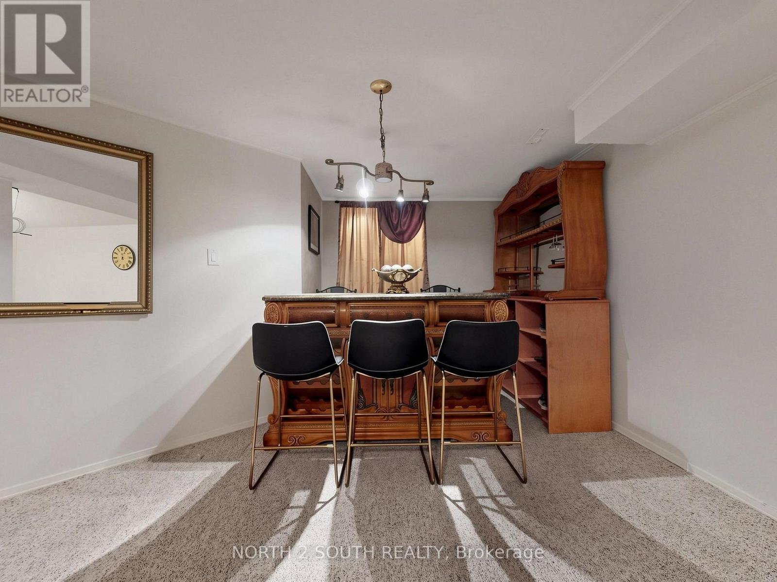 19 ROOSEVELT DRIVE - 37