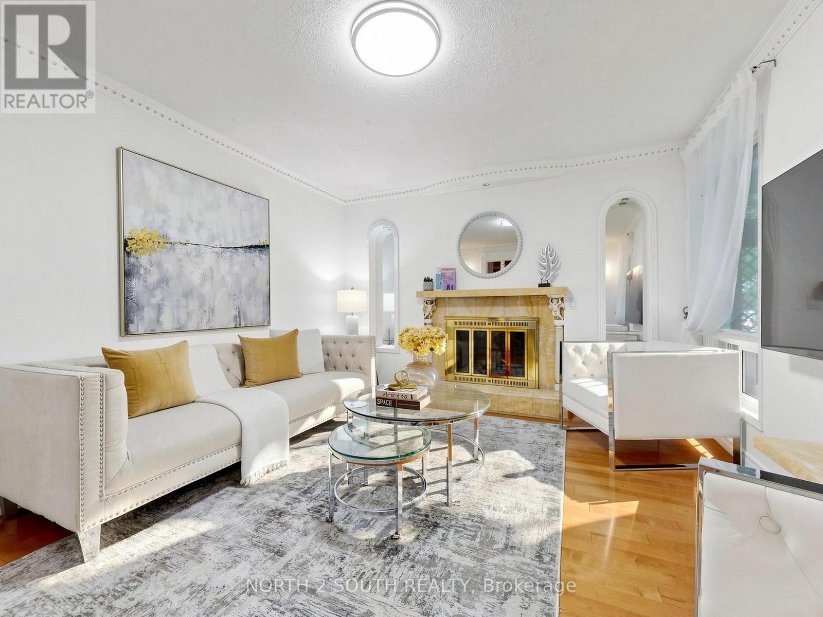 19 ROOSEVELT DRIVE - 4
