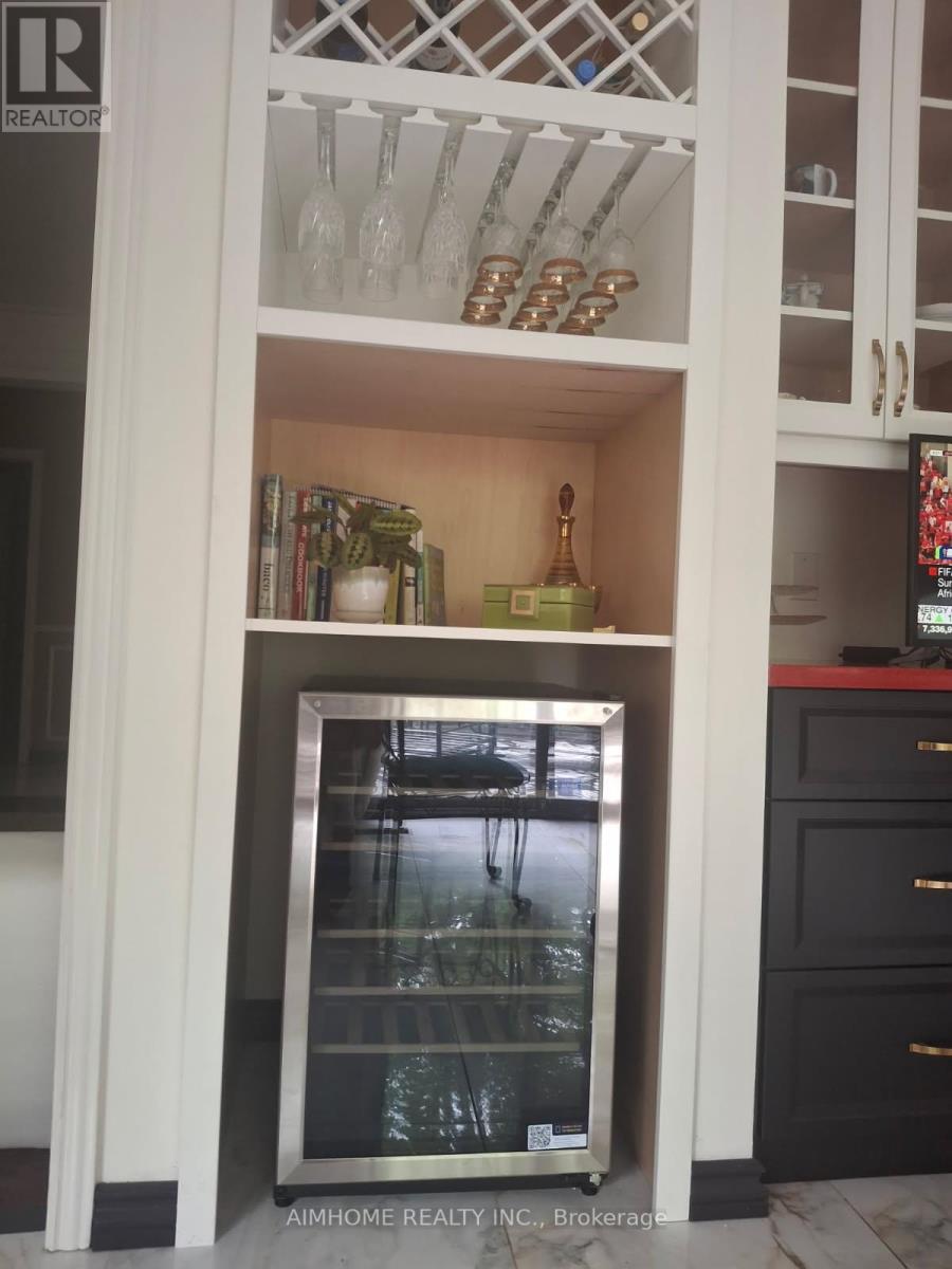 93 CLARINDA DRIVE - 10