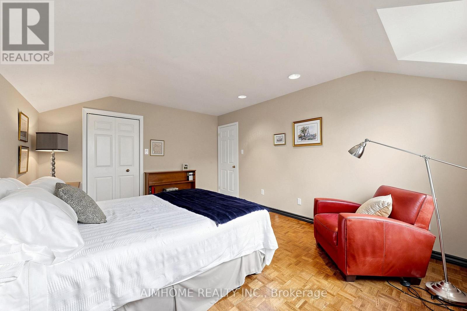93 CLARINDA DRIVE - 21