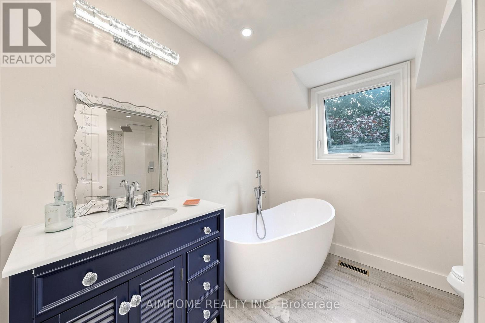 93 CLARINDA DRIVE - 23