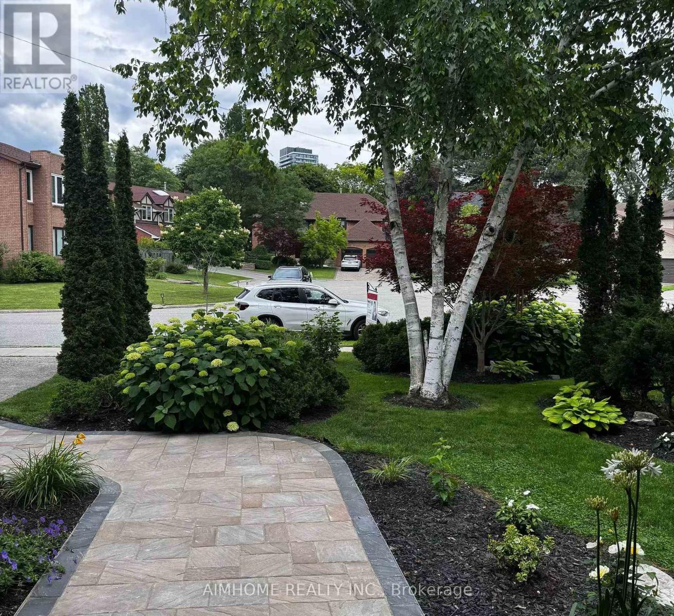 93 CLARINDA DRIVE - 33