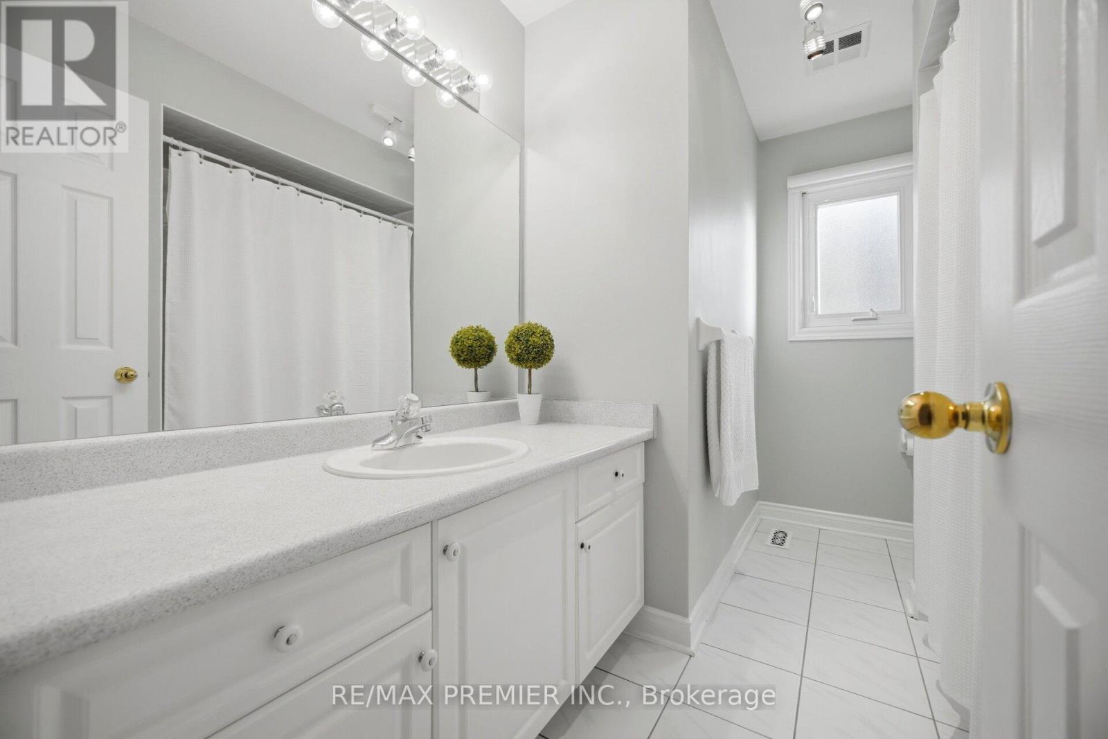 104 CRESSWELL AVENUE - 18