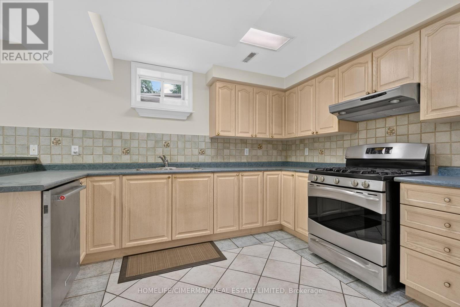 6 CREEKVIEW AVENUE - 43