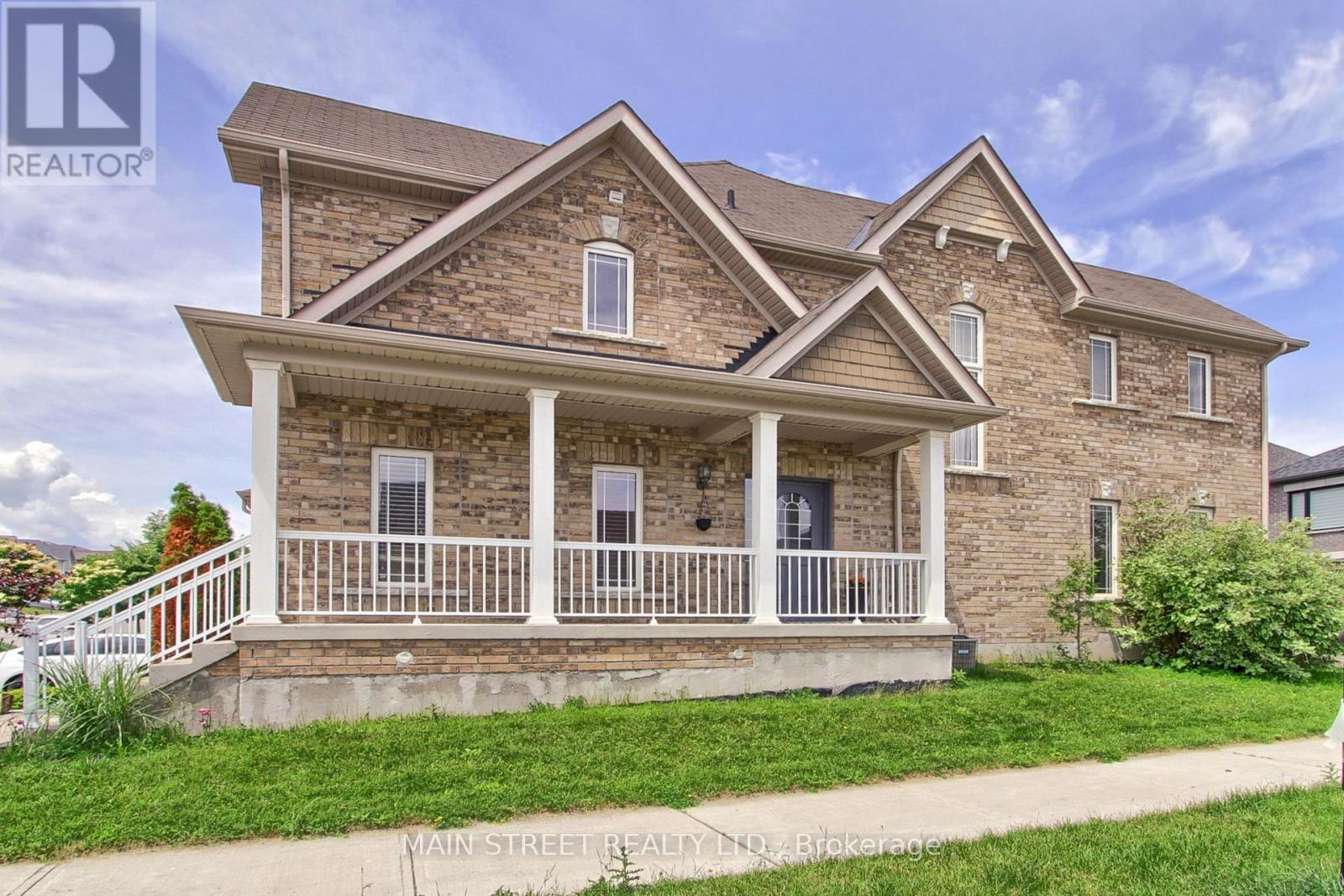 34 GREY WING AVENUE - 1