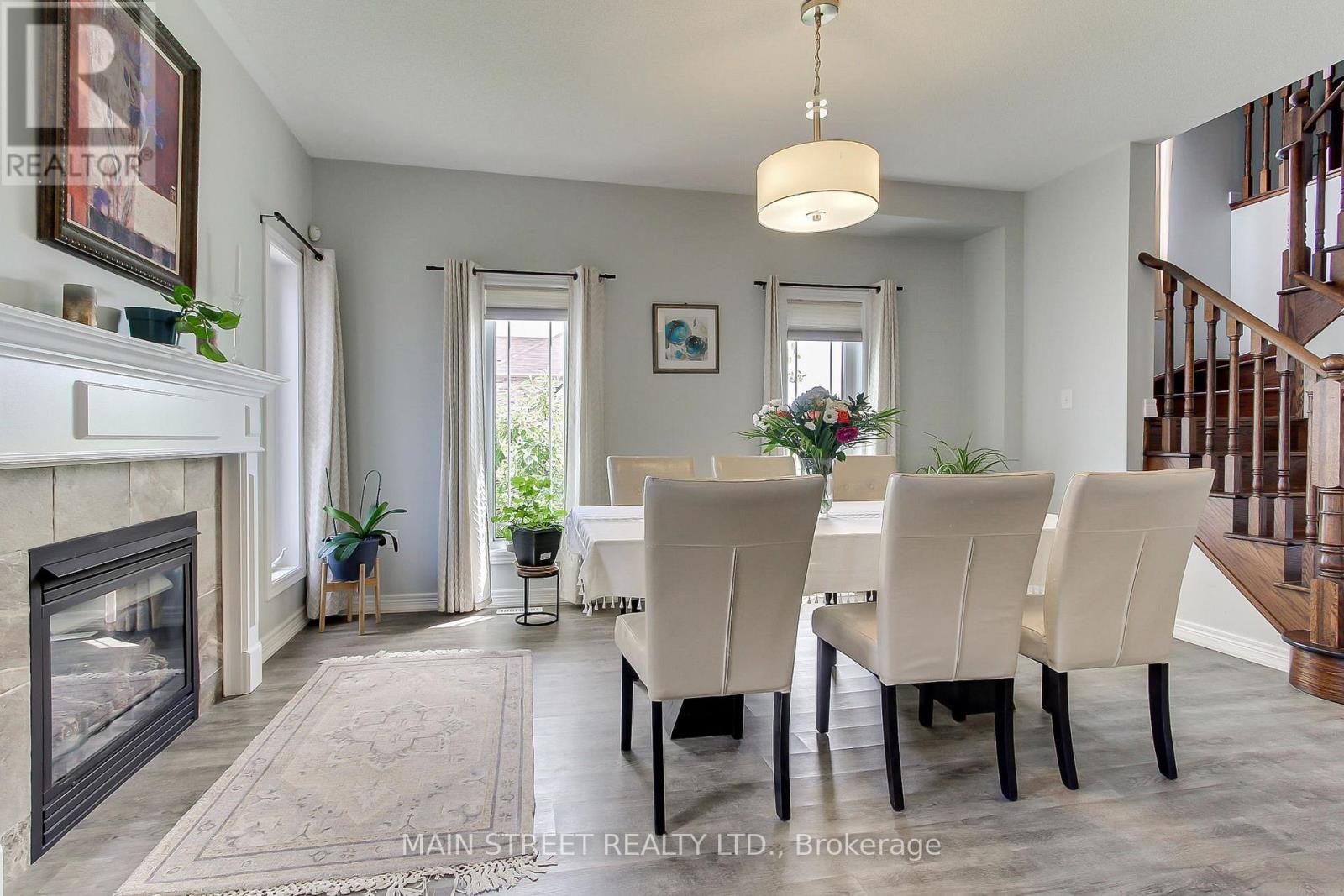 34 GREY WING AVENUE - 16