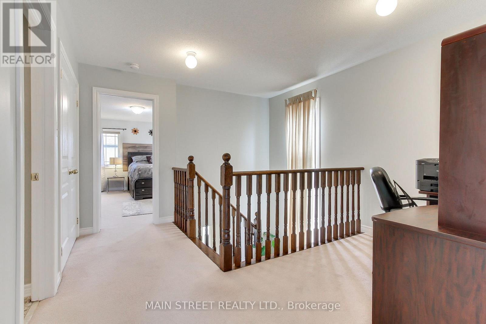 34 GREY WING AVENUE - 20