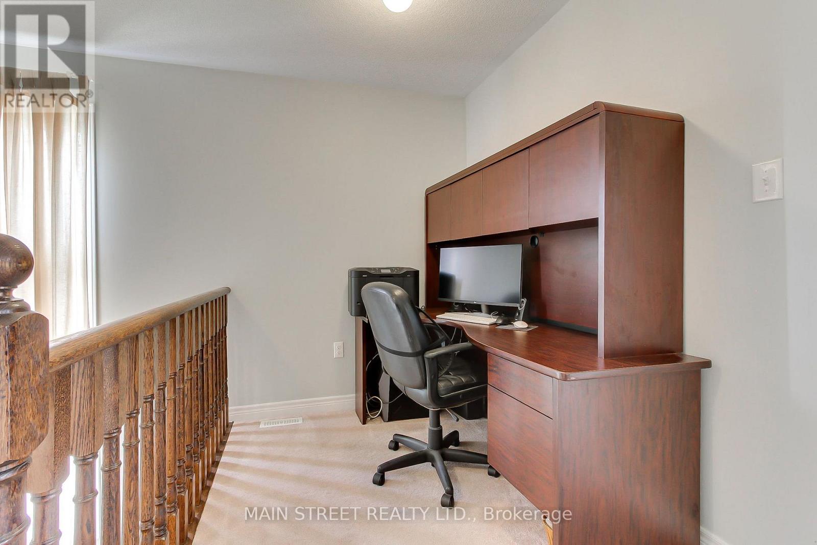 34 GREY WING AVENUE - 21