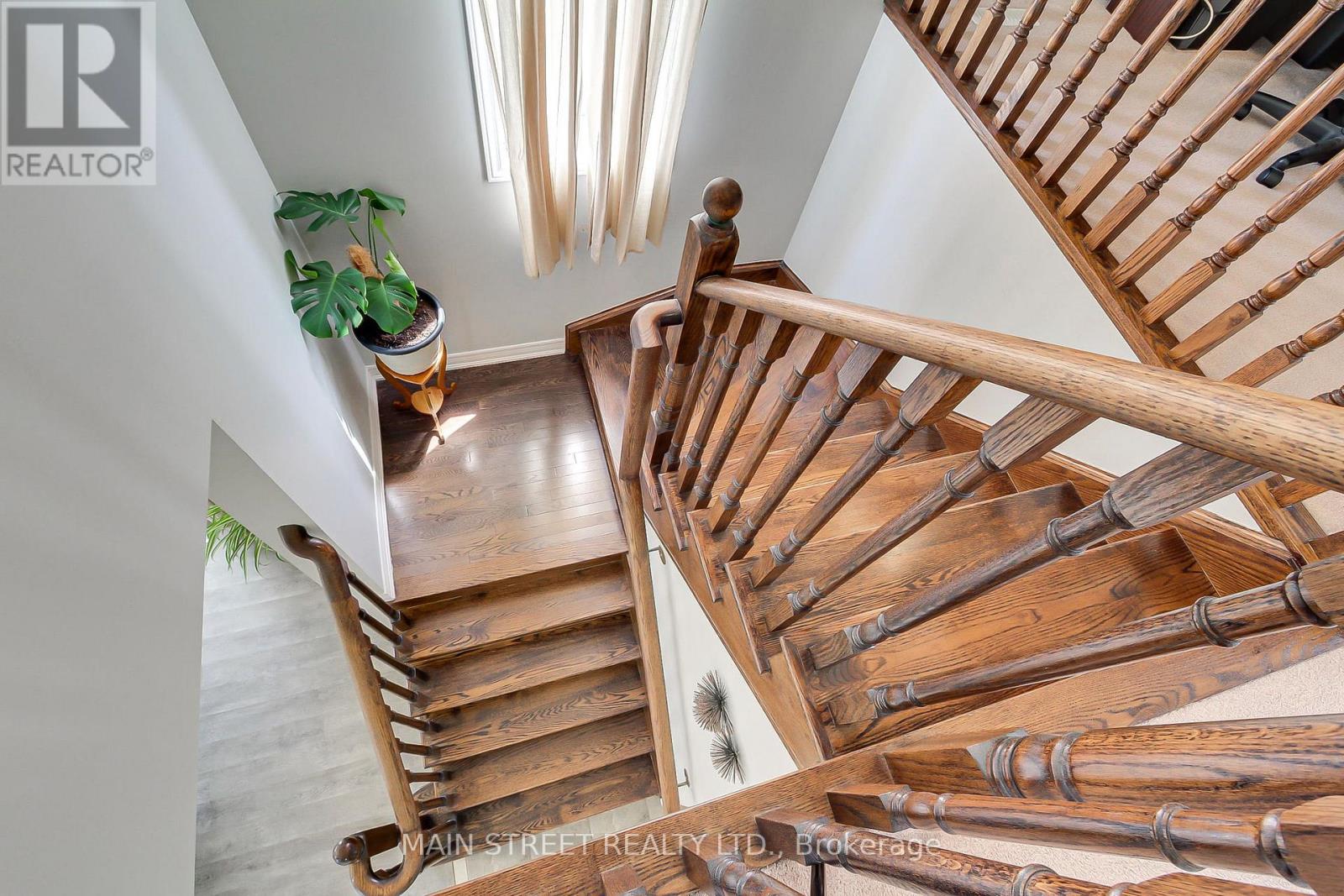 34 GREY WING AVENUE - 22