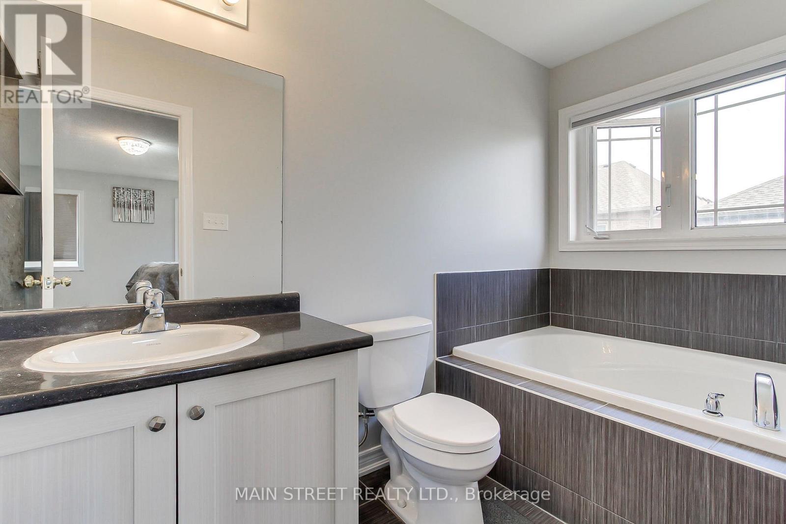 34 GREY WING AVENUE - 25