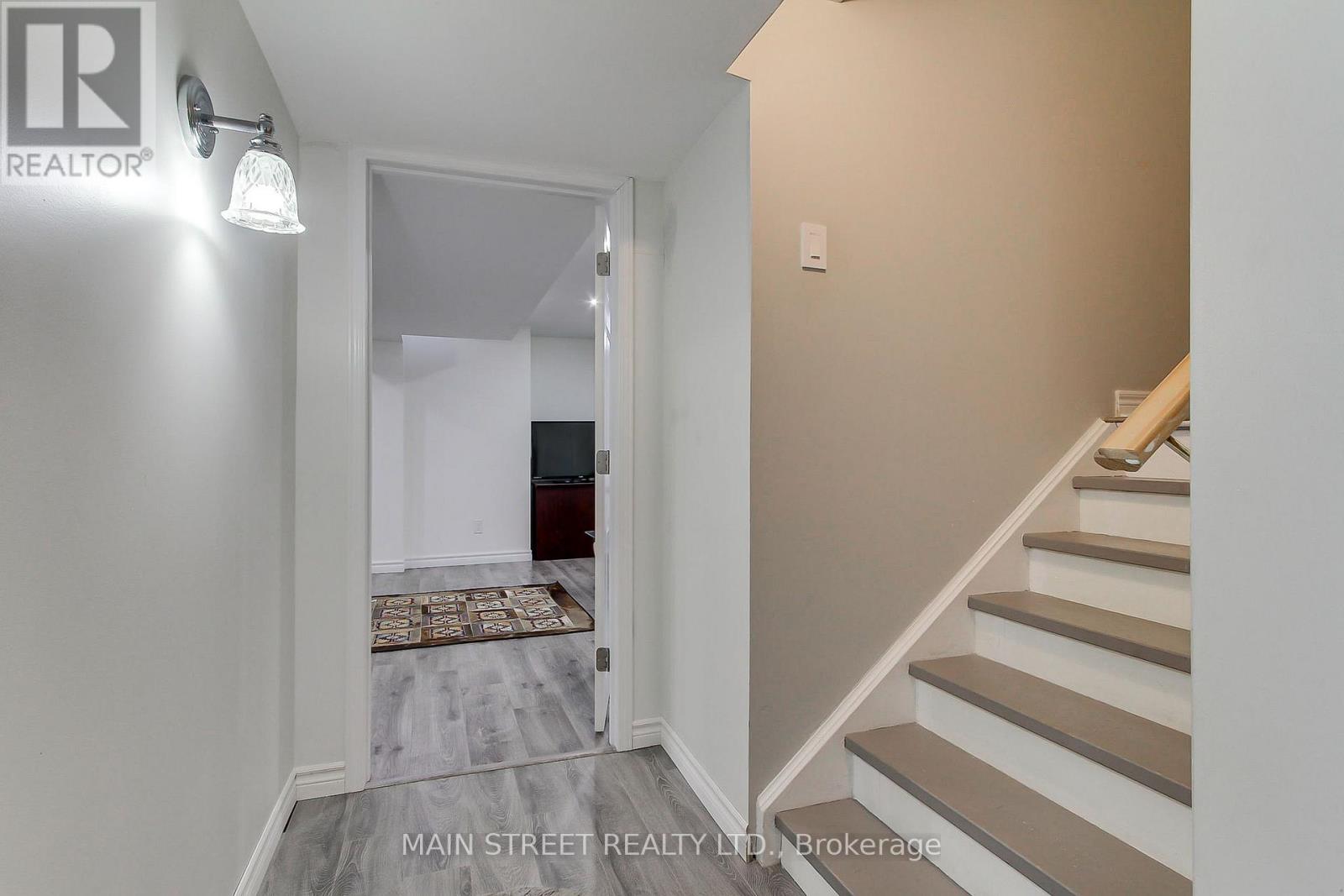 34 GREY WING AVENUE - 34