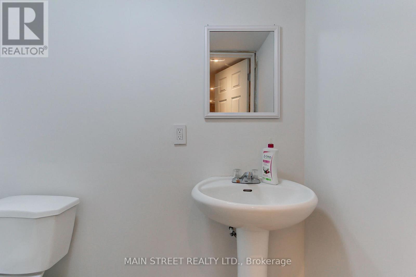 34 GREY WING AVENUE - 38