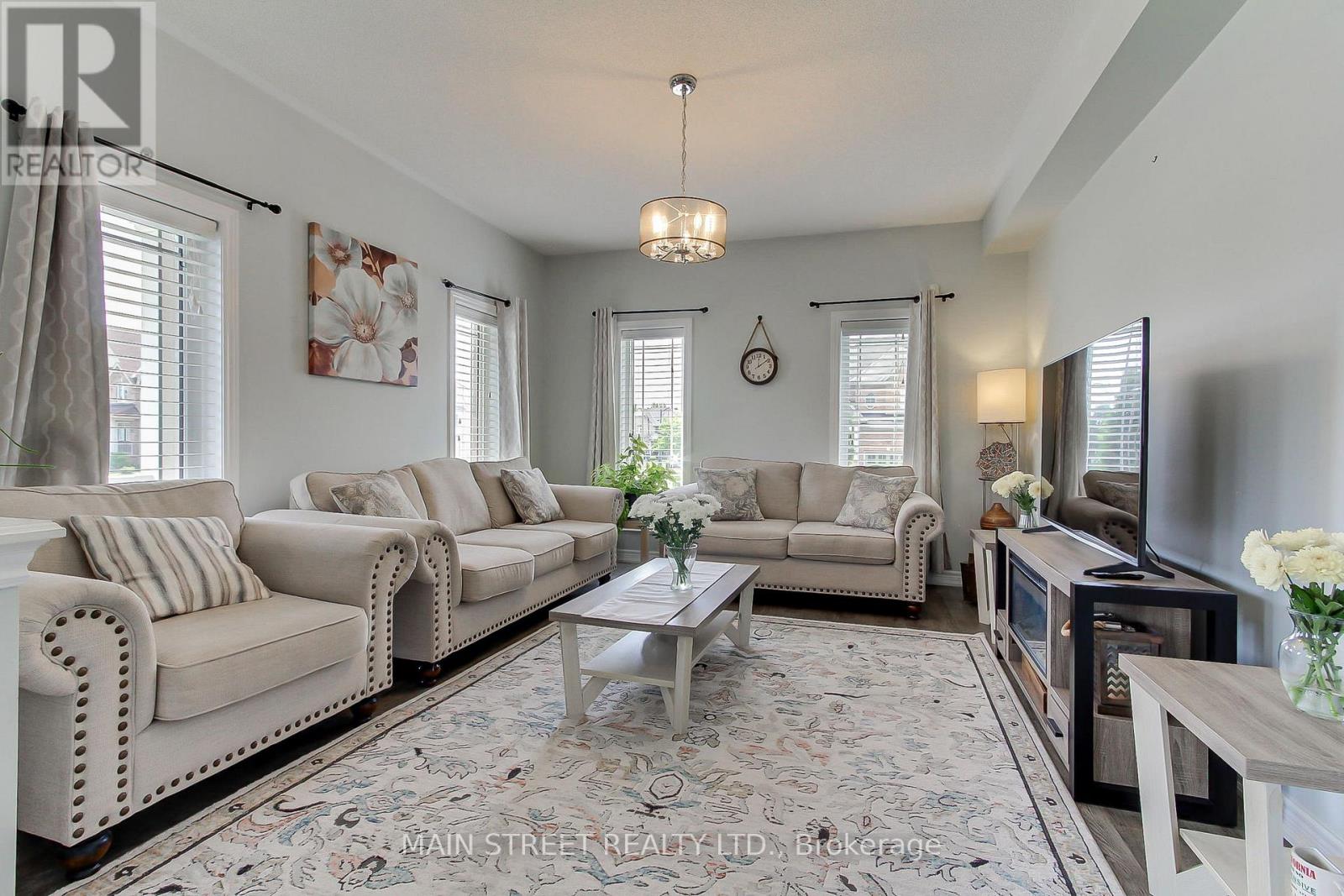 34 GREY WING AVENUE - 8