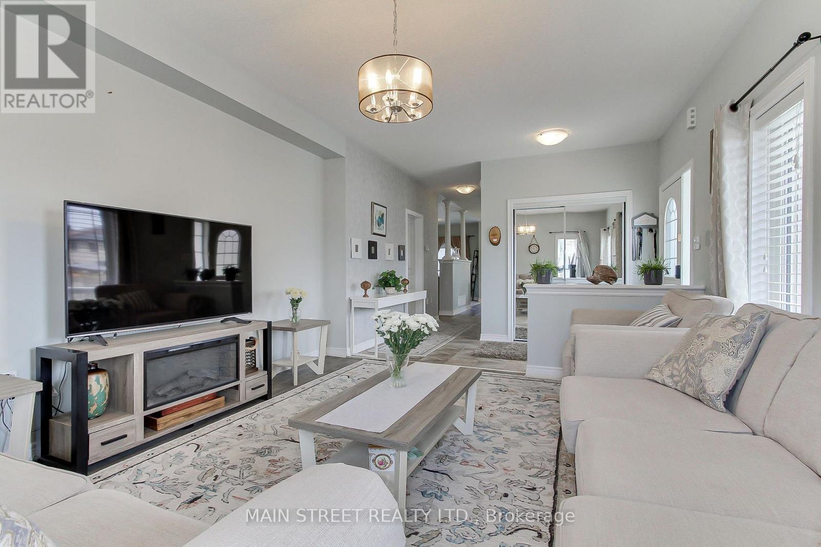 34 GREY WING AVENUE - 9