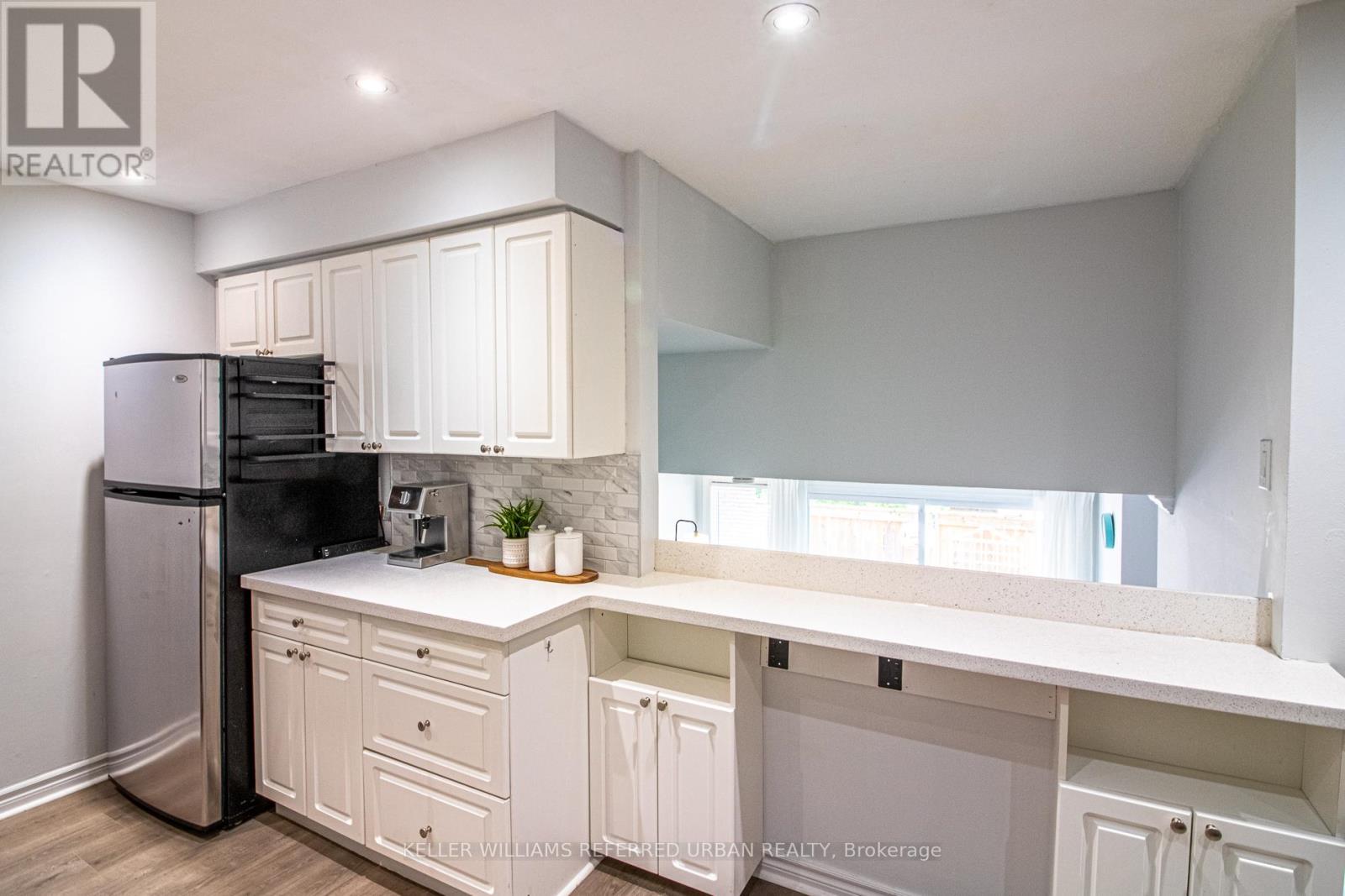 60 SPRINGFAIR AVENUE - 15