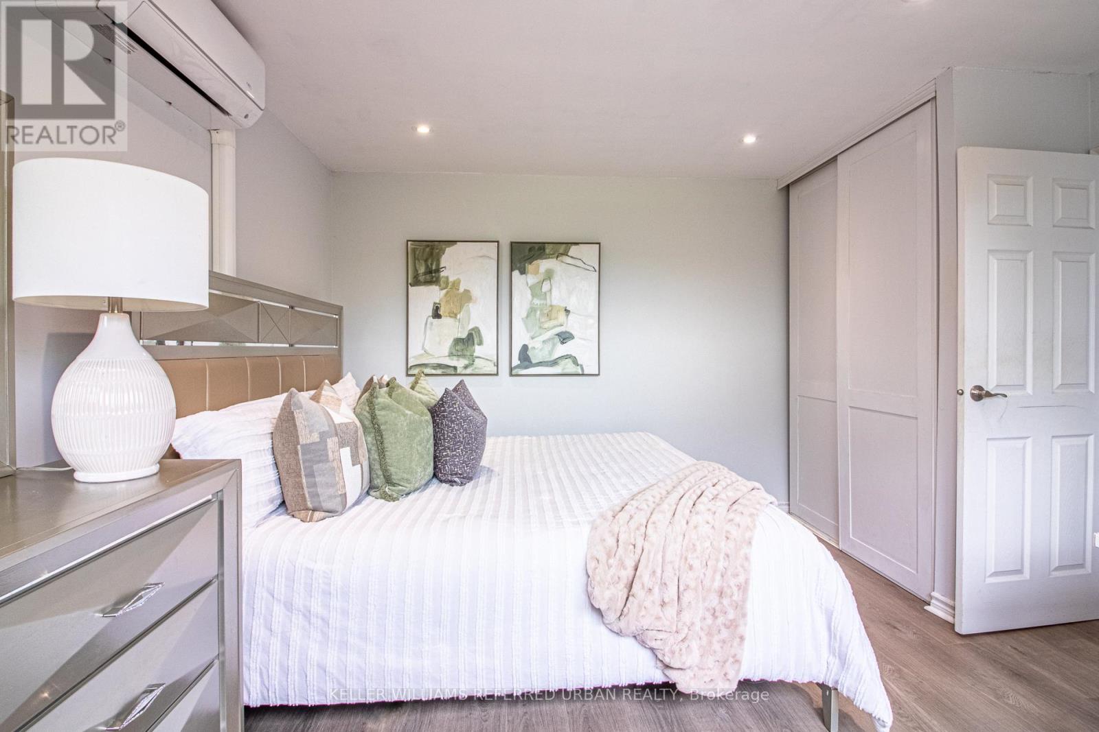 60 SPRINGFAIR AVENUE - 22