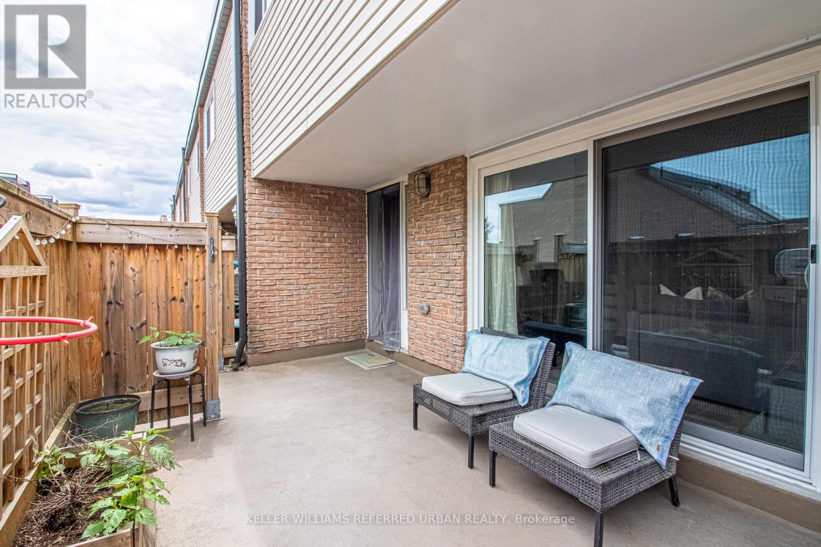 60 SPRINGFAIR AVENUE - 26