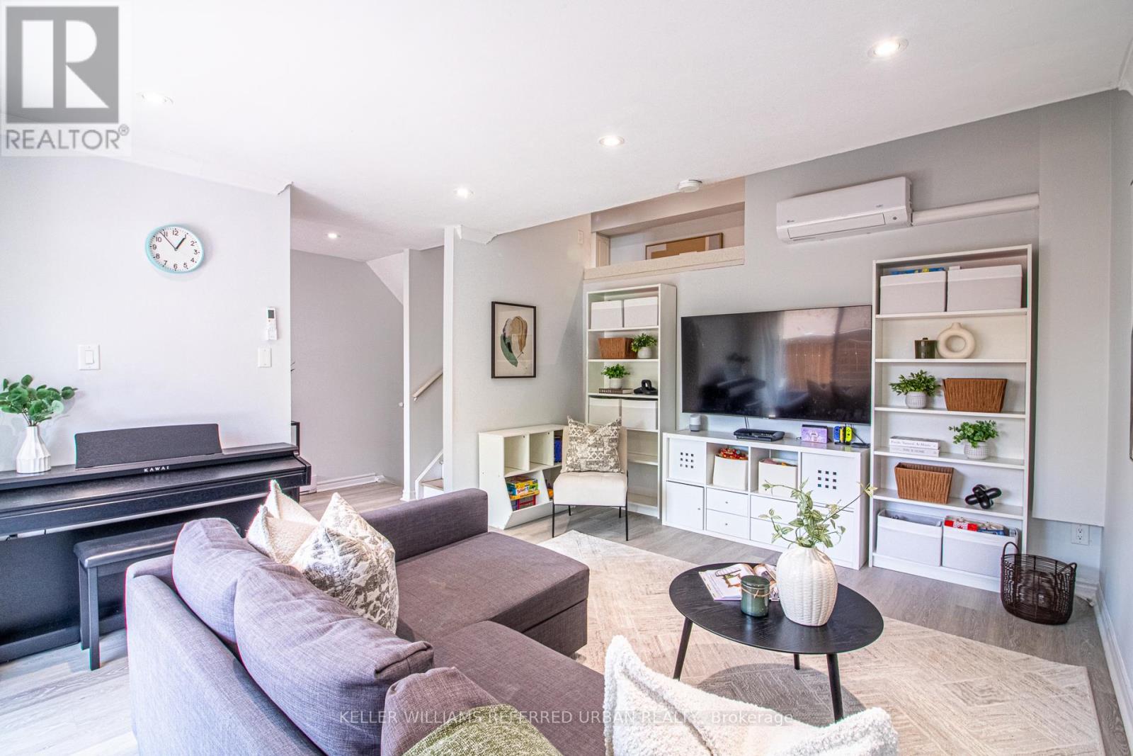60 SPRINGFAIR AVENUE - 9