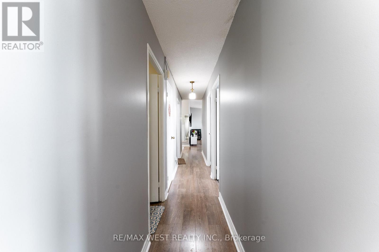 #612 4062 LAWRENCE AVENUE E - 17