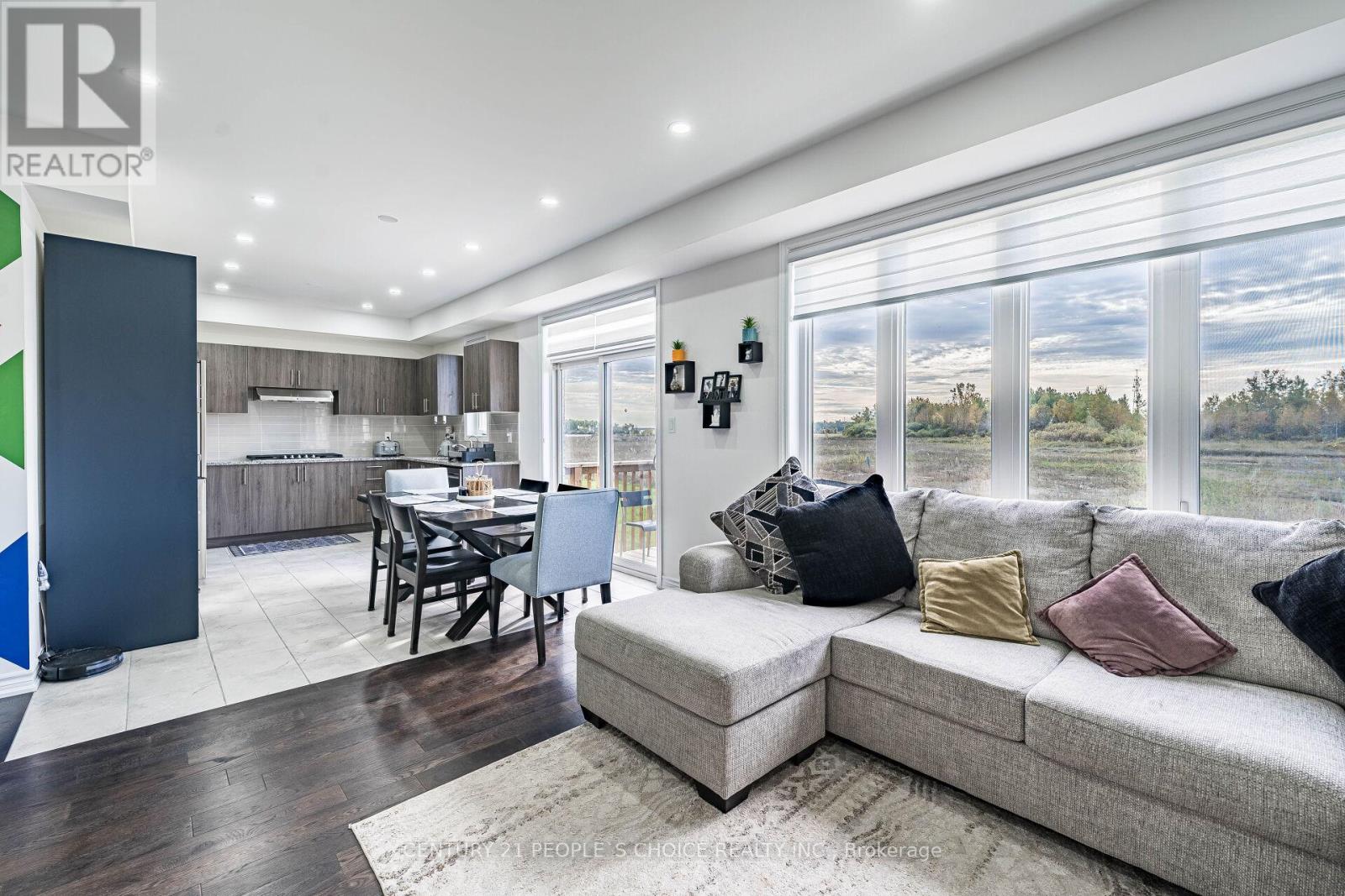 257 DUNCAN STREET - 10