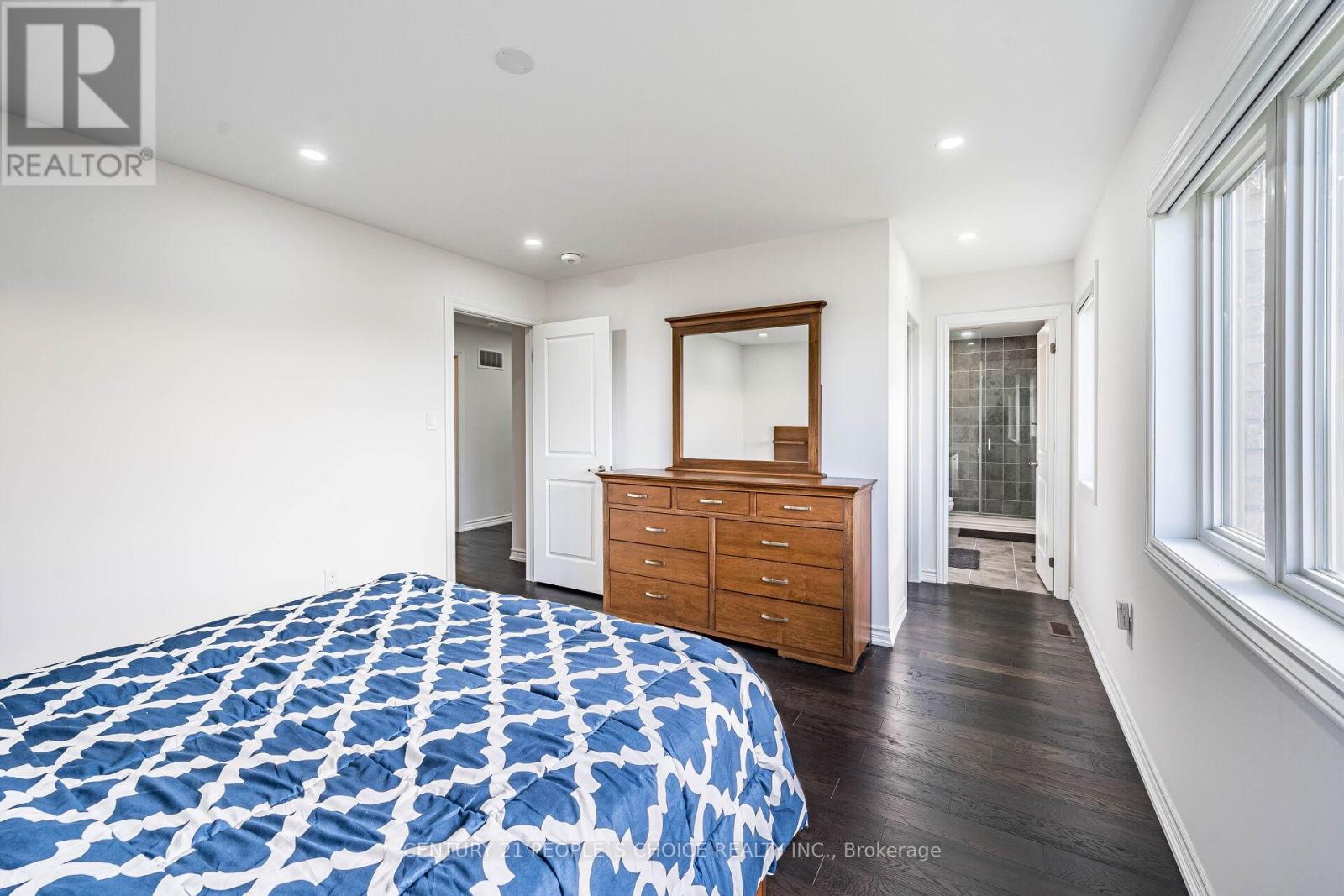 257 DUNCAN STREET - 24