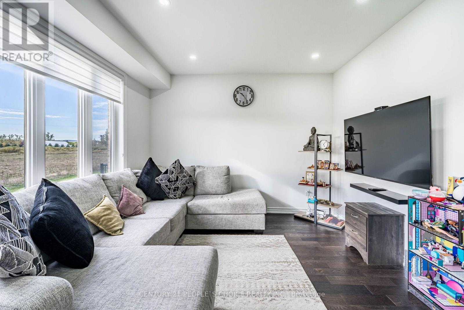 257 DUNCAN STREET - 9