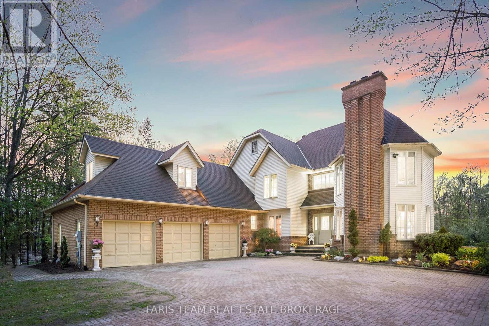 4 MILLS CIRCLE - 1