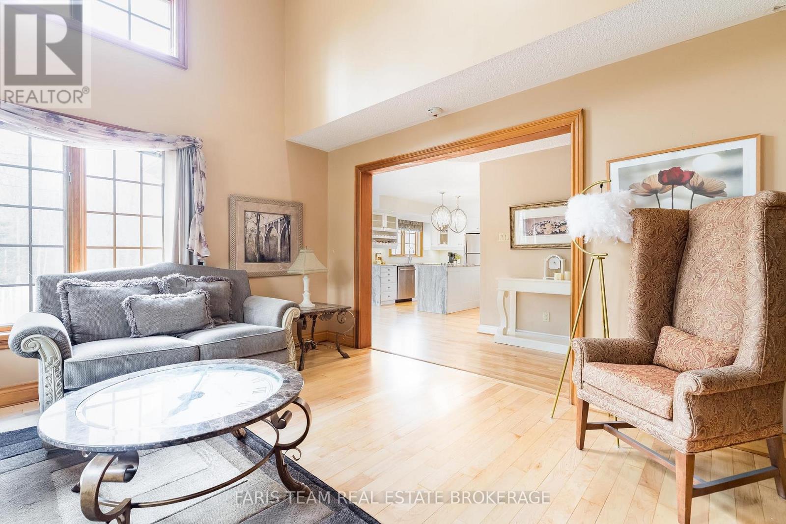 4 MILLS CIRCLE - 18
