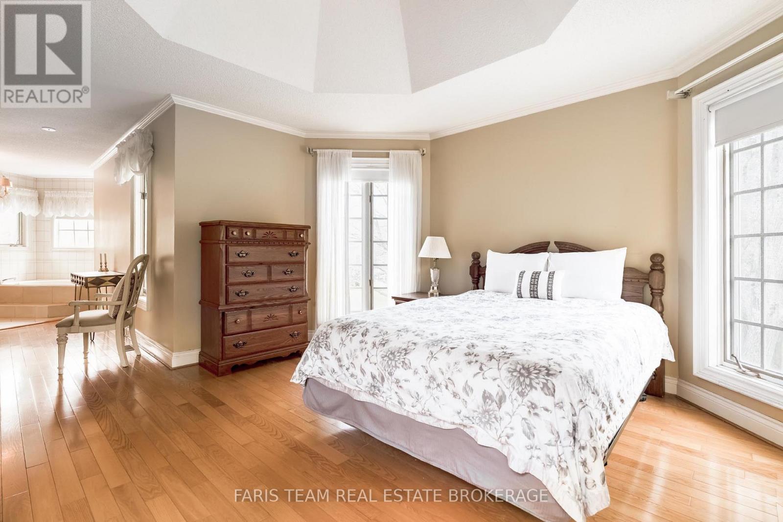 4 MILLS CIRCLE - 23