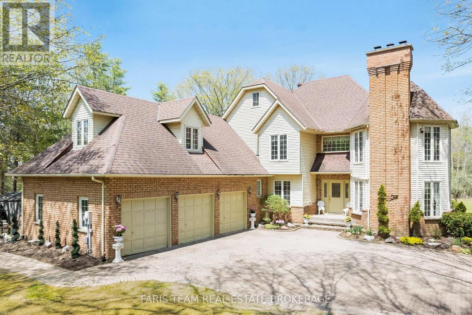 4 MILLS CIRCLE - 3