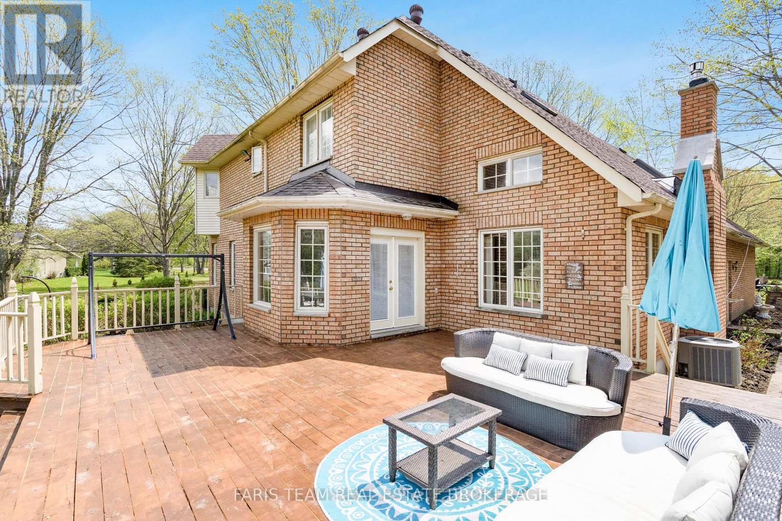 4 MILLS CIRCLE - 36