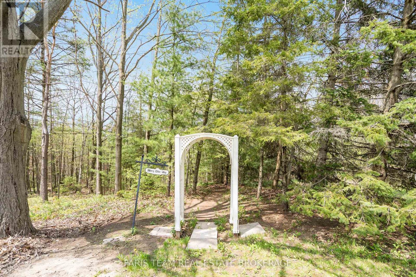4 MILLS CIRCLE - 42