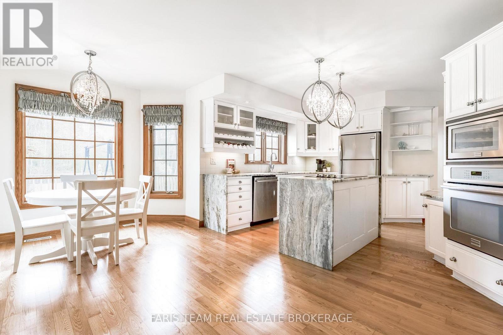 4 MILLS CIRCLE - 6