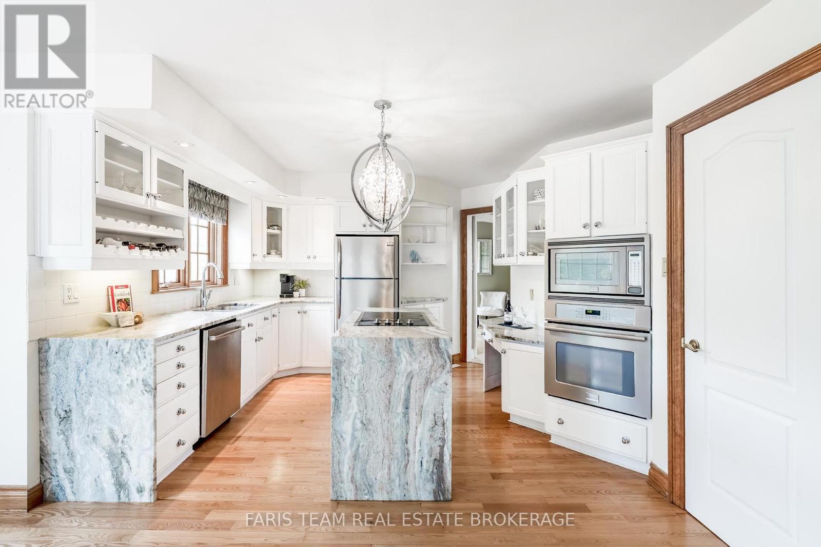 4 MILLS CIRCLE - 7