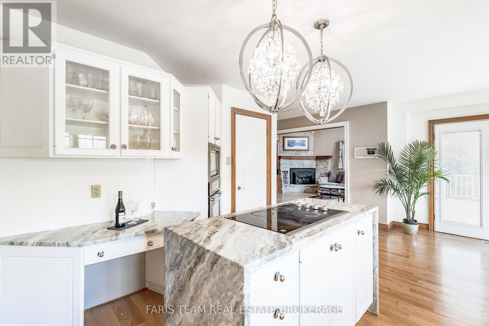 4 MILLS CIRCLE - 9