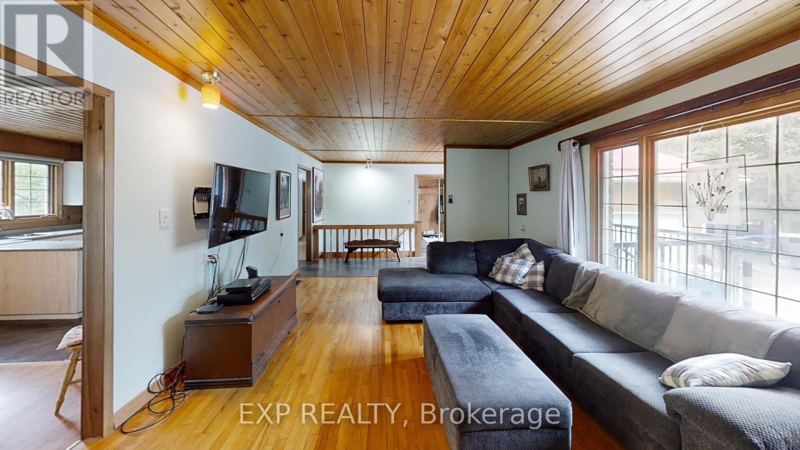 91 SIMCOE ROAD - 5