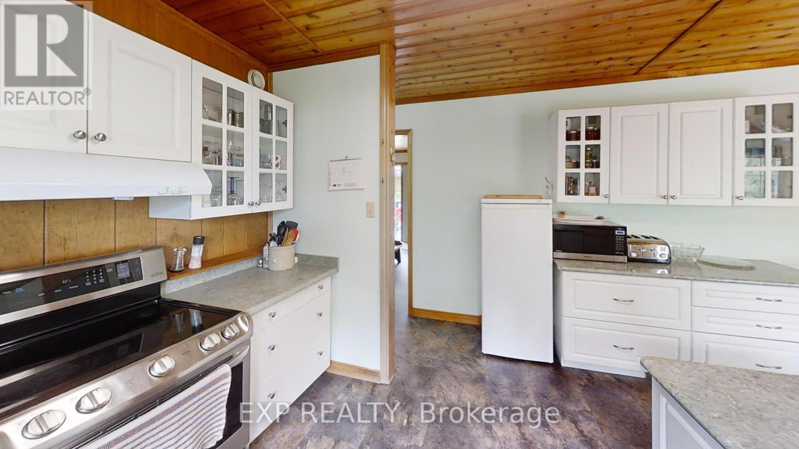 91 SIMCOE ROAD - 9