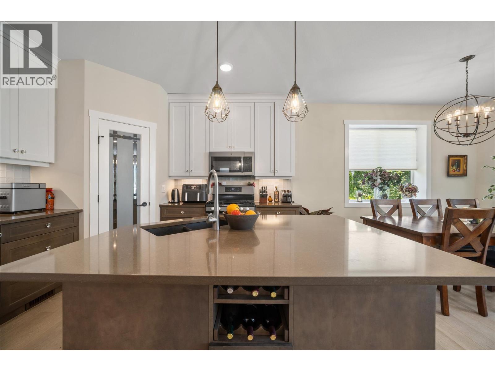2 1791 10 Street Southwest, Salmon Arm